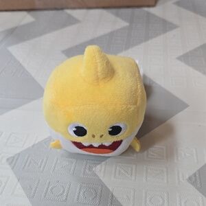 Small Pinkfong Yellow Singing Babyshark Stuffy